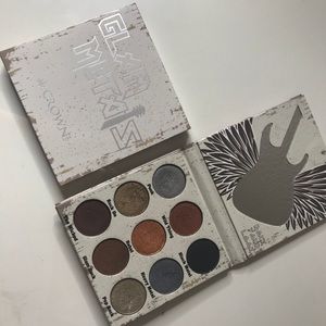 Crown glam metals
